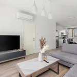 Nautical Club Penthouse Apartamento Larnaca